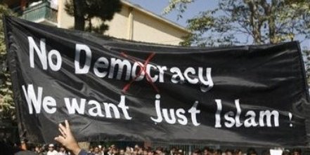 فقط اسلام؛ دموکراسی چيست؟