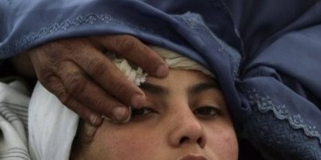 کاپیسا: عکس هایی از دختران دانش آموزی که توسط سربازان حامد کرزی مسموم شدند!