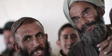 عکس هایی از برادران هلمندی که افغانستان را به بزرگترین تولید کننده مواد مخدر دنیا تبدیل کرده اند