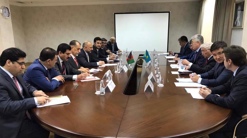 حنیف اتمر فرصت های استراتژيک غیر پشتون ها را در آسیای میانه از آنان می گیرد