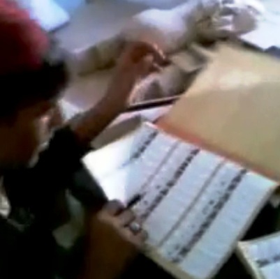 ویدئوهایی از تخلف و تقلب انتخاباتی در سال 2009 به نفع حامد کرزی