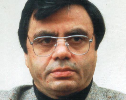 لطيف ناظمی شاعر نیست!